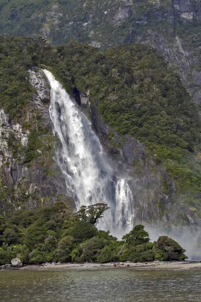 Lady Bowen Falls, Milford Sound, Nya Zeeland — Stockfoto