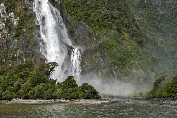 Lady Bowen Falls, Milford Sound, Neuseeland — Stockfoto