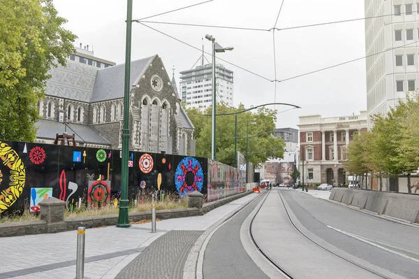 Christchurch, Új-Zéland - február 2016-ban: katedrális tér, a 2011 földrengés súlyosan sérült Christchurch-székesegyházra néző — Stock Fotó