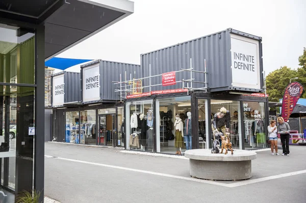 Christchurch, Új-Zéland - 2016. február: újraindítás, illetve a Re: Start Mall, egy szabadtéri üzlethelyiség álló, üzlet, és tárolja a hajózási konténer — Stock Fotó