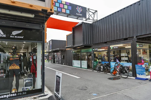 Christchurch, Új-Zéland - 2016. február: újraindítás, illetve a Re: Start Mall, egy szabadtéri üzlethelyiség álló, üzlet, és tárolja a hajózási konténer — Stock Fotó