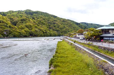 Katsura nehir Arashiyama bölgesinde, Kyoto, Japonya