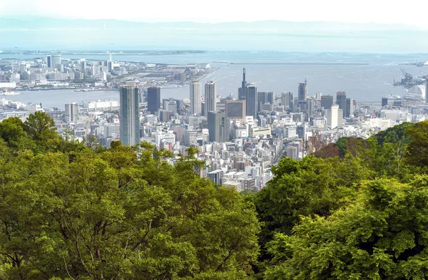 神户市和神户港岛从山六甲、 天际线和城市景观的日本兵库县神户的鸟瞰图 — 图库照片
