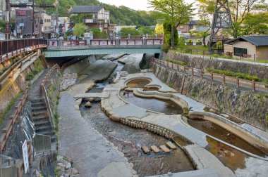Kobe, Japonya - Mart 2016: kaplıca dere akan pass kent merkezinin ARIMA Onsen Kita-ku, Kobe, Japonya.