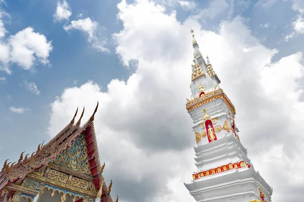 Phra that anon, eine alte thailändische chedi (Stupa oder Pagode) mit Relikt von Ananda (einem bevorzugten Schüler des Buddha), befindet sich im wat mahathat Tempel in der Innenstadt von Yasothon, der nordöstlichen (isanischen) Provinz Thailands — Stockfoto