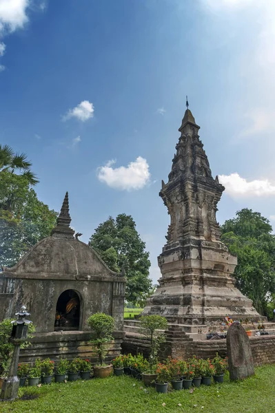 Phra That Kong Khao Noi, antico stupa o chedi che custodisce sacre reliquie di Buddha situate nella provincia di Yasothon, regione nord-orientale della Thailandia — Foto Stock