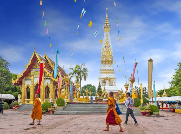 Nakhon Phanom, Tailândia - Maio 2017: Templo de Phra That Phanom Stupa contendo osso do peito de Buda, uma das mais importantes estruturas budistas Theravada na região, localizada na província de Nakhon Phanom, nordeste da Tailândia — Fotografia de Stock