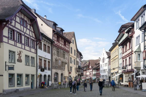 Stein Am Rhein, Švýcarsko - říjen 2019: Zachované historické budovy na Rathausplatz, náměstí ve starém městečku Stein Am Rhein, Švýcarsko — Stock fotografie