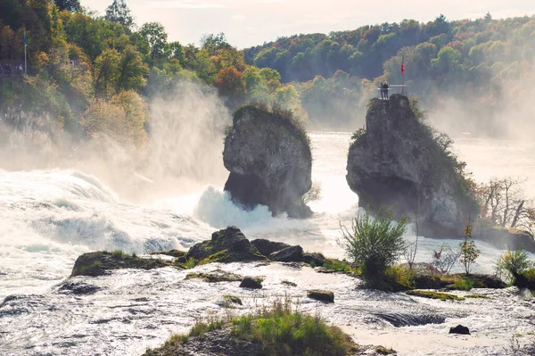 Machtige Witte Stroomversnellingen Van Rijn Bij Rijnwatervallen Beroemde Grootste Waterval — Stockfoto