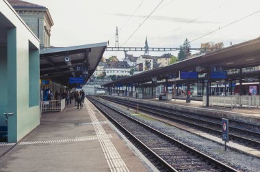 Schaffhausen, İsviçre - Ekim 2019: Schaffhausen, İsviçre Federal Demiryolları (SBB CFF FFS) ve Deutsche Bahn (DB)