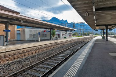 Sargans, İsviçre - Ekim 2019: İsviçre 'deki St. Gallen kantonunda yer alan Sargans Tren İstasyonu