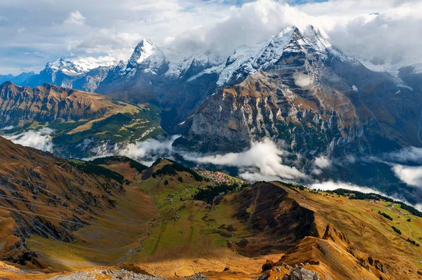 Scénický Pohled Jungfrau Jeden Hlavních Vrcholů Bernských Alp Švýcarsku Spolu — Stock fotografie