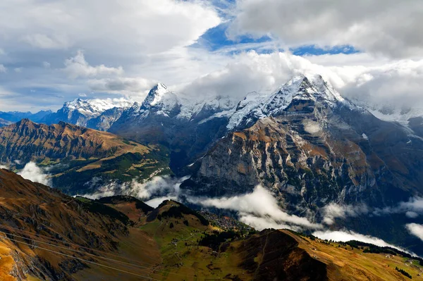 Scénický Pohled Jungfrau Jeden Hlavních Vrcholů Bernských Alp Švýcarsku Spolu — Stock fotografie