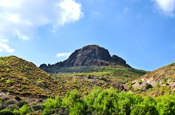 Mountain on an island in the Aegean Sea — Stock Photo, Image