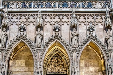 Votivkirche Kilisesi cephesi. Viyana. Avusturya