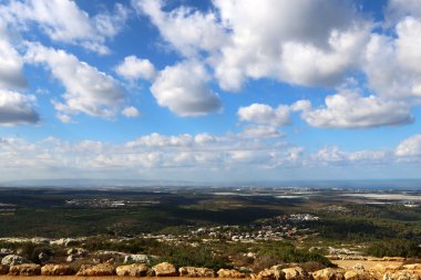 Sabah İsrail kuzeyinde dağlarda 
