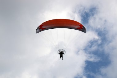 başınızın üstünde geniş gökyüzü 