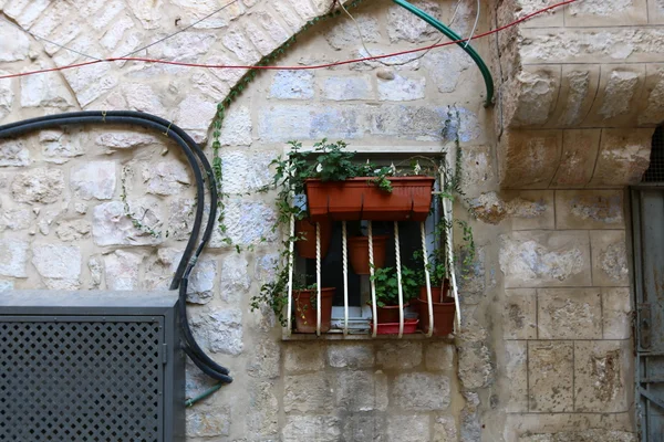 Caminar por la antigua Jerusalén — Foto de Stock