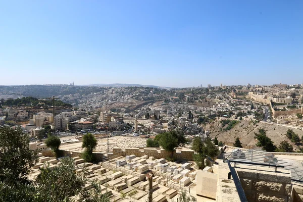 Caminar por la antigua Jerusalén — Foto de Stock