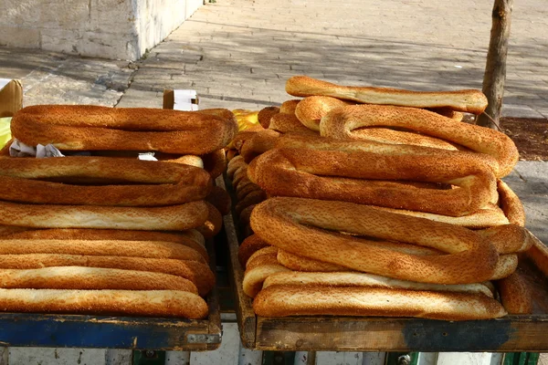 Pão é vendido na rua — Fotografia de Stock