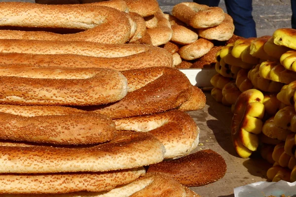 Pan se vende en la calle — Foto de Stock