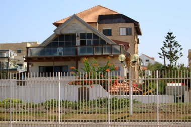 her zaman Sınırdaki telleri 