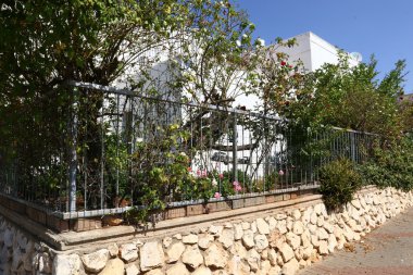 her zaman Sınırdaki telleri 