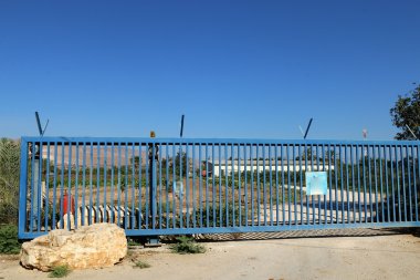 her zaman Sınırdaki telleri 