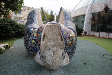 Alışılmadık bir heykel 