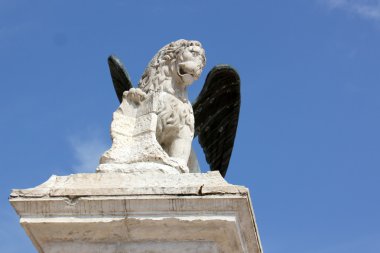 Alışılmadık bir heykel 