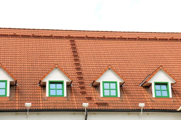 Les fenêtres sont les yeux à la maison — Photo