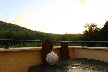 Dağlarda gün doğumu 