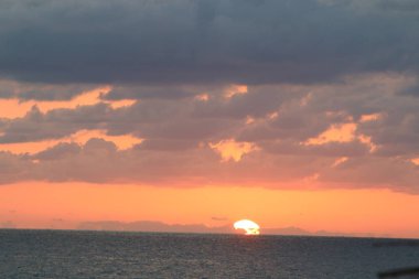 Günbatımında gökyüzünün renk 