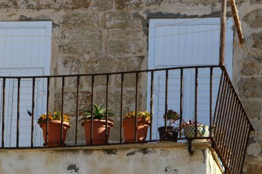 Antik Akko-denizde eski bir kale 