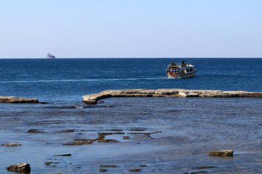 Antik Akko-denizde eski bir kale 