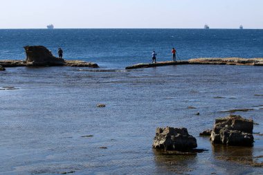 Antik Akko-denizde eski bir kale 