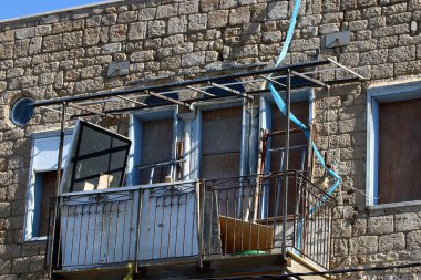 Antik Akko-denizde eski bir kale 