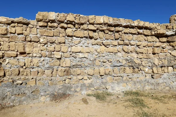 Cesareia - cidade antiga, localizada na costa mediterrânea de Israel . — Fotografia de Stock