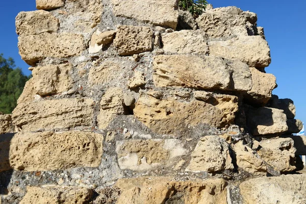 Cesarea - ciudad antigua, situada en la costa mediterránea de Israel . —  Fotos de Stock