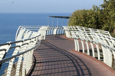 her zaman Sınırdaki telleri 