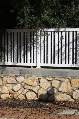 her zaman Sınırdaki telleri 