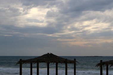 başınızın üstünde geniş gökyüzü 