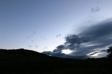 başınızın üstünde geniş gökyüzü 