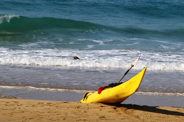 Kayak on the beach — Stock Photo, Image