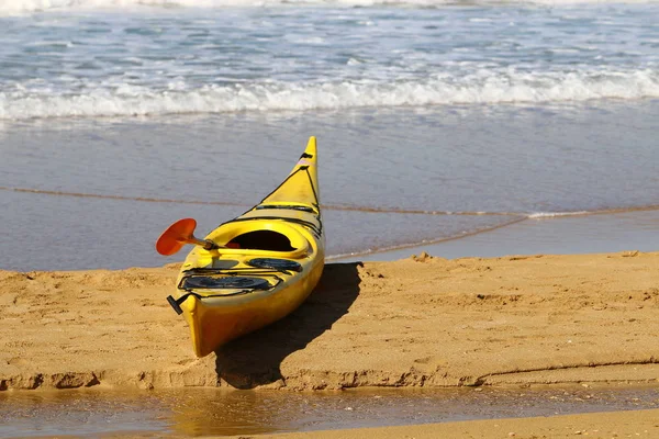 Kayak en la playa — Foto de Stock