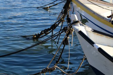 sahile bir tekneniz varmış çocuklar 