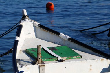 sahile bir tekneniz varmış çocuklar 