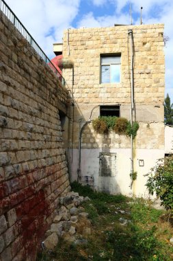 kıyı boyunca taşlar 