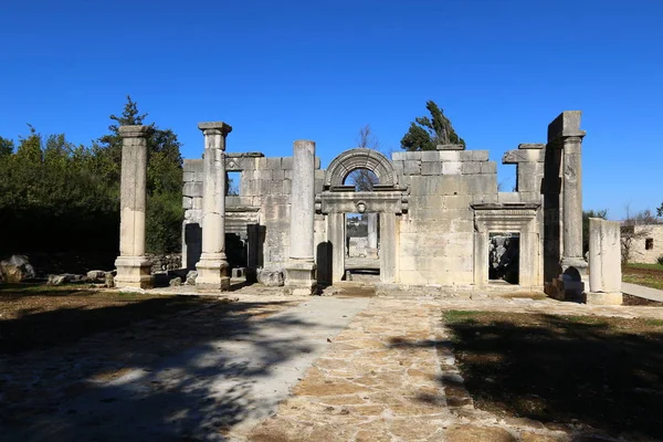 La antigua sinagoga en el Parque Nacional Baram . —  Fotos de Stock