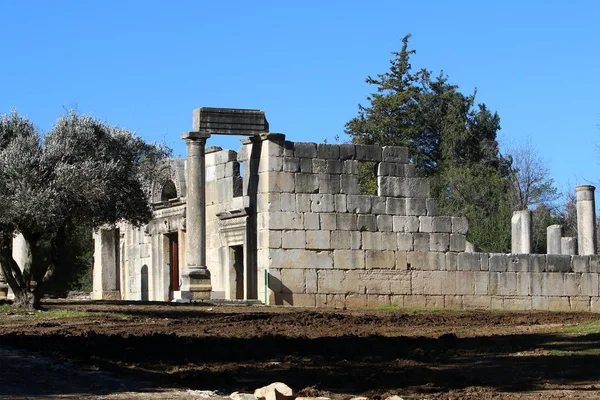 De oude synagoge in Baram Nationaal Park. — Stockfoto